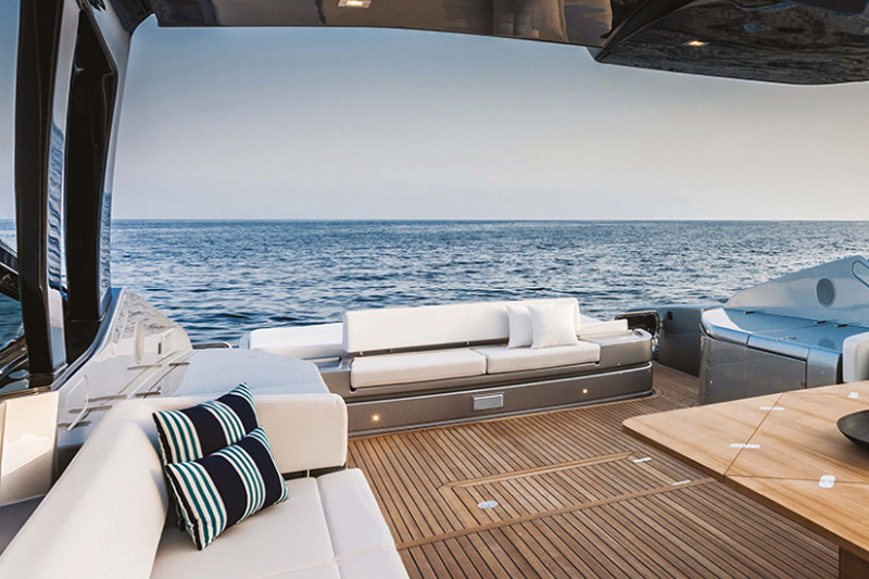 stern boat lounge